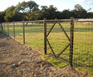 5ft sq tub ranch fence and gate