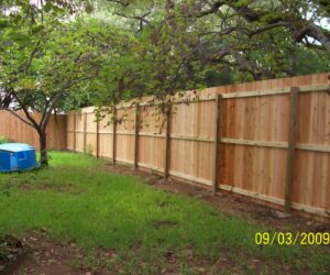 8 ft tall wood privacy fence with wood posts