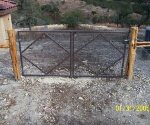 doule drive gate end cedar ranch fence